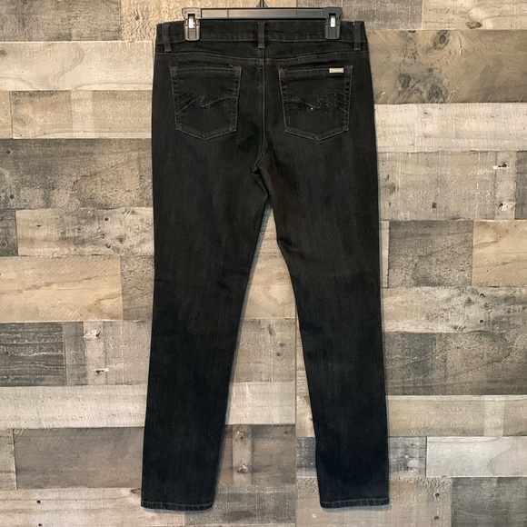 White House Black Market Slim Leg Jeans Size 6R - Picture 3 of 16